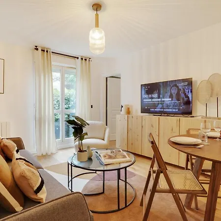 Amazing 4p/1br With Small Garden Apartment