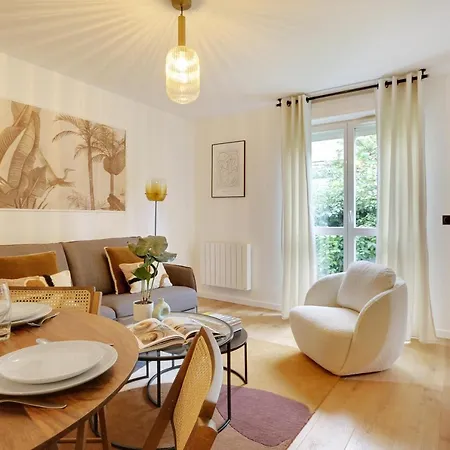 Amazing 4p/1br With Small Garden Paris