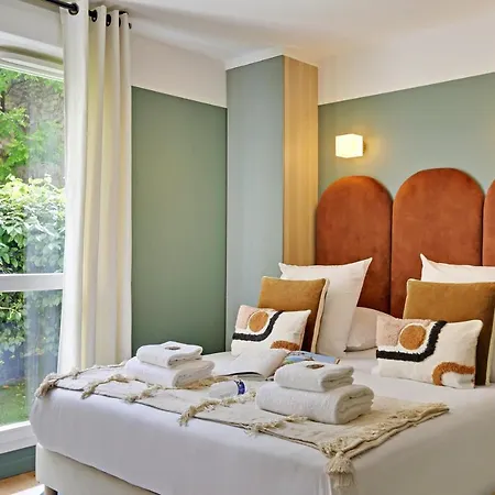 Amazing 4p/1br With Small Garden Paris