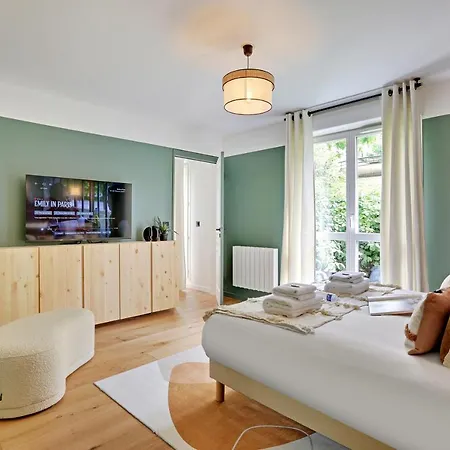 Amazing 4p/1br With Small Garden Paris